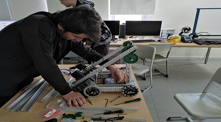 DARICA’DA VEX ROBOT YARIŞMASI İLE TEKNOLOJİ RÜZGARI ESECEK