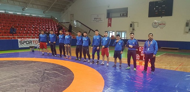 Güreşçiler ilk haftayı lider bitirdi