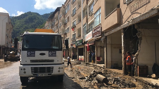 İSU’dan Dereli’ye destek ekibi
