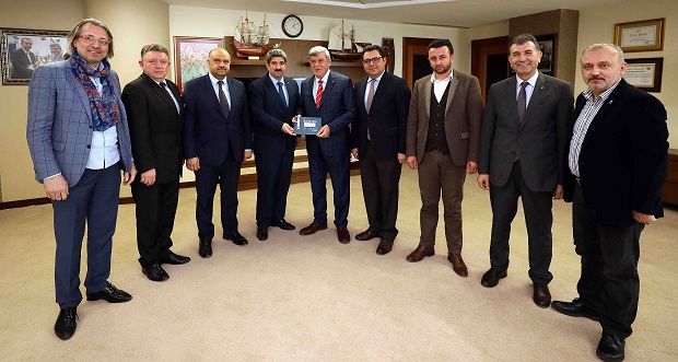Karaosmanoğlu, KOTO Başkanı Bulut ve yönetimiyle bir araya geldi.