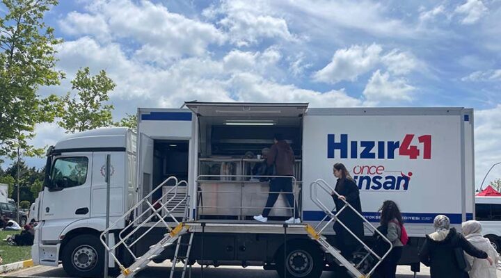 Hızır 41, Kariyer Fuarı’nda afet hazırlıklarını tanıttı