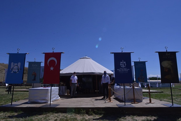 Büyükşehir Belediyesi Ahlat Otağı’nda