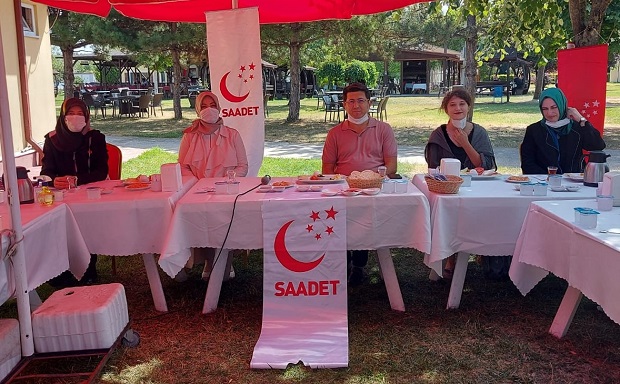 Gençlerle Kahvaltıda Buluştular