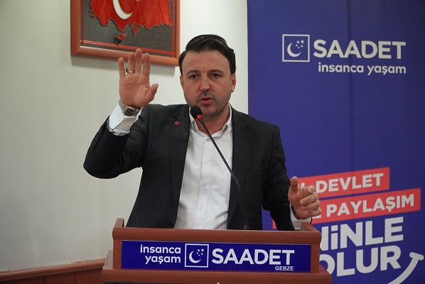 “Büyükgöz Topu Taca Atıyor”