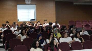 Gençler Bu Kampta Geleceğe Hazırlanıyor