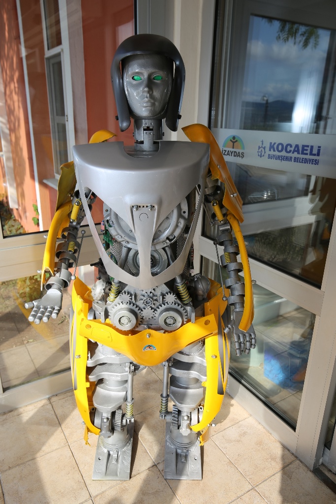 Çevreci robot İzaybot
