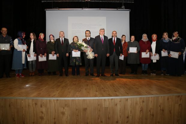 “Aile Okulu”ndan 600 kursiyere sertifika