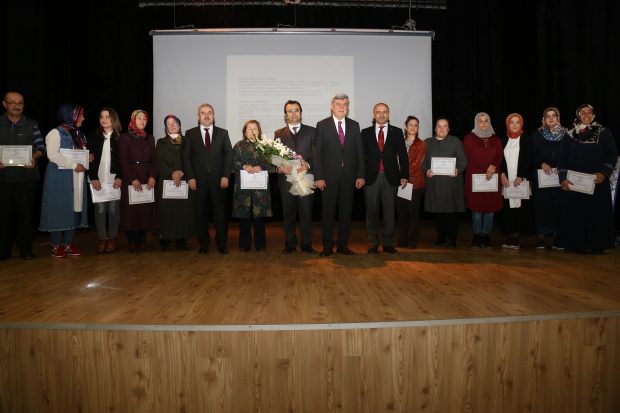 “Aile Okulu”ndan 600 kursiyere sertifika