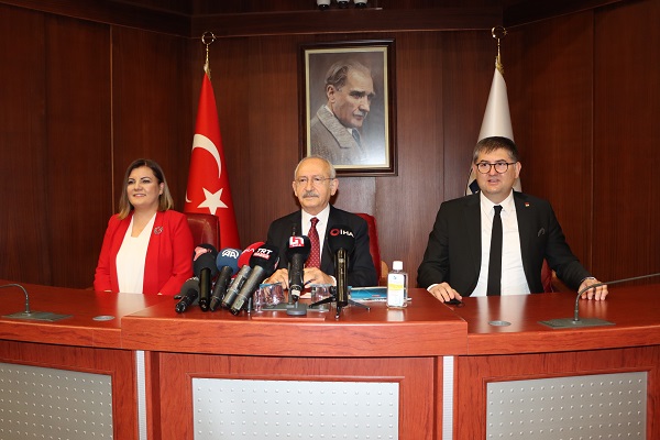 Yıldızlı, Tahir Büyükakın’a sert çıktı