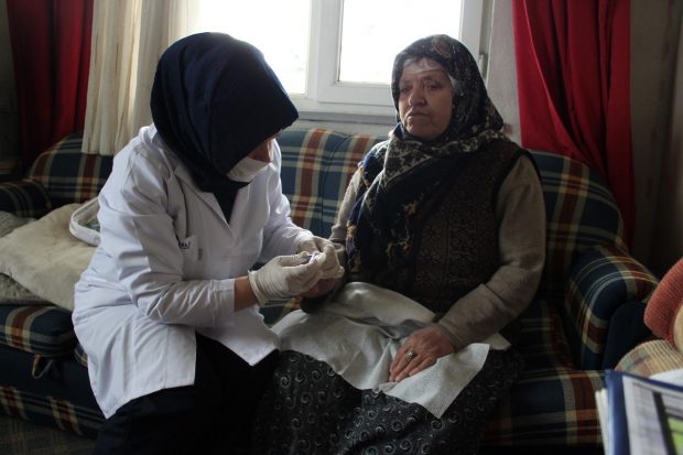 Evde Bakım Hizmeti ihtiyaç sahiplerinin yanında