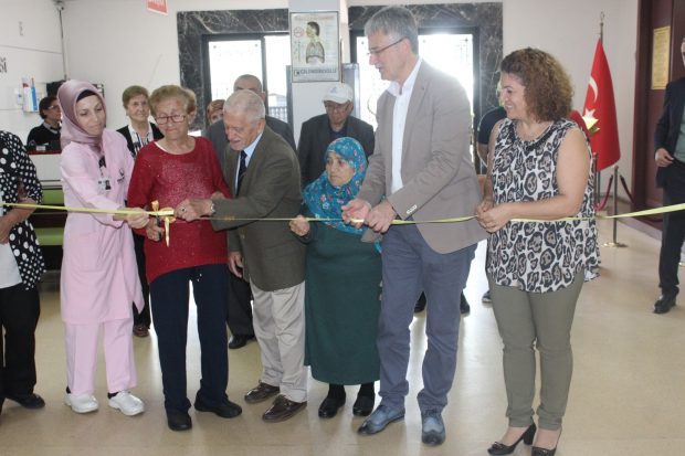 Ellibeş, Dünya Yaşlılar Günü’nünde Huzurevi’nde