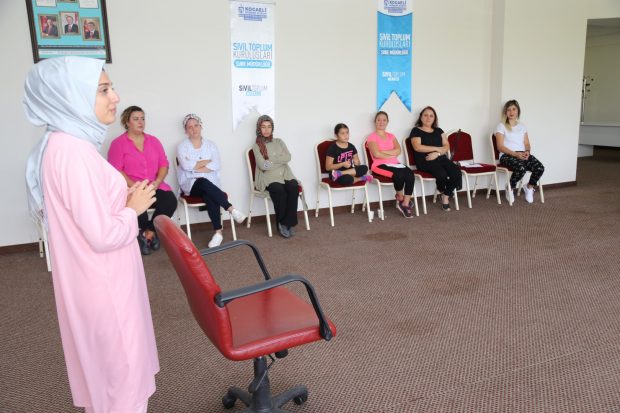 Çocuk Oyun Odası personeline drama eğitimi