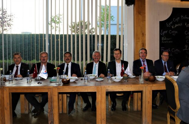 Sanayinin rektörünü sanayiciler uğurladı