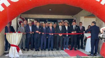 Vali Aktaş ve çok sayıda protokolün katıldığı Erzurum Kosor Cağ Kebap restaurant, dualarla açıldı