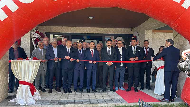 Vali Aktaş ve çok sayıda protokolün katıldığı Erzurum Kosor Cağ Kebap restaurant, dualarla açıldı