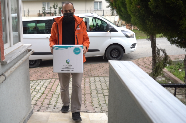 Covid 19 testi pozitif çıkanlara yardımlar sürüyor