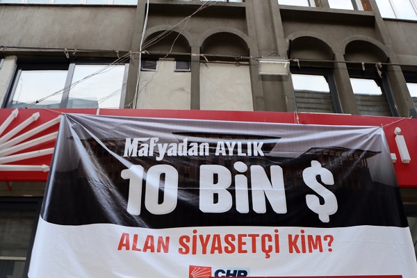 CHP Kocaeli afişlerle sordu