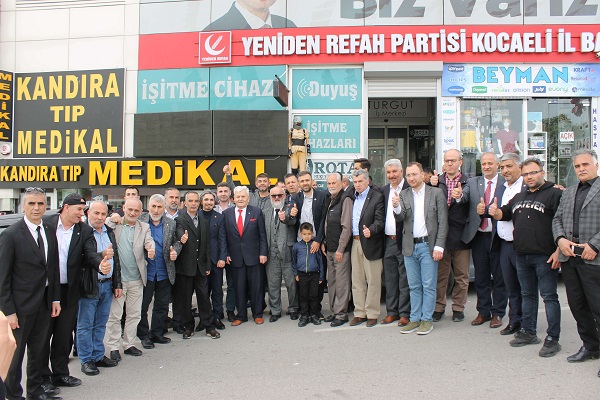Yeniden Refah bayramlaşmasında renkli görüntüler