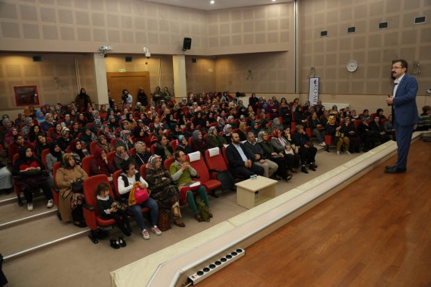 Aile Okulu’nda dersler sürüyor