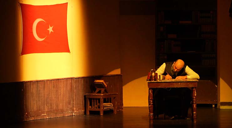 İstiklal Şairi Akif’e tiyatro sahnesinde vefa