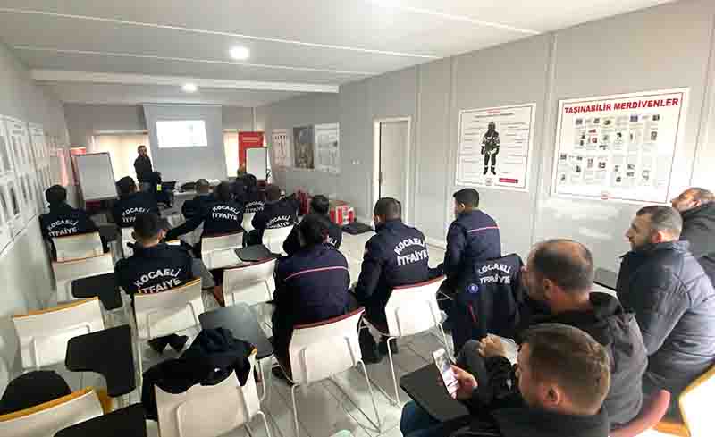 İtfaiye personeline ‘asansörde kurtarma’ eğitimi