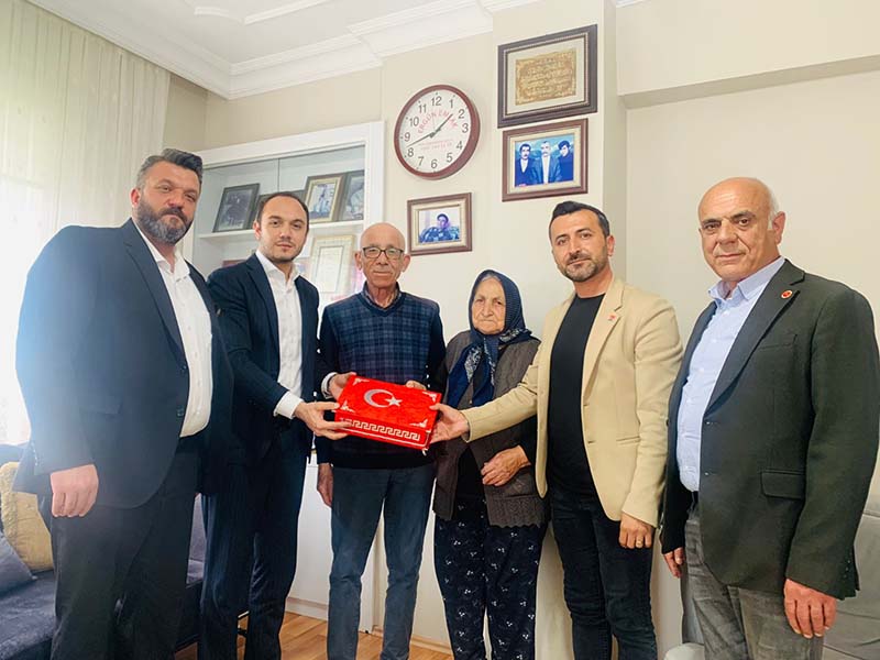 İzmit Belediyesi şehit ailelerini yalnız bırakmıyor