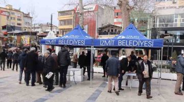 İzmit Belediyesinden Vatandaşlara Helva İkramı