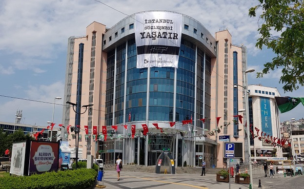 Dolandırıcılara itibar etmeyin!