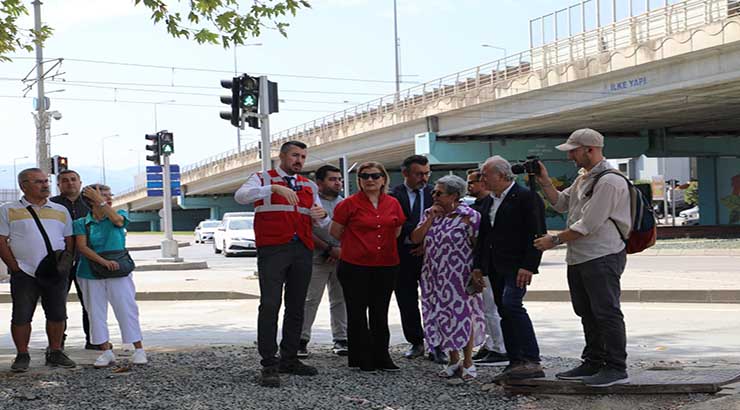 İzmit Belediyesinden Yahya Kaptan’da üstyapı seferberliği
