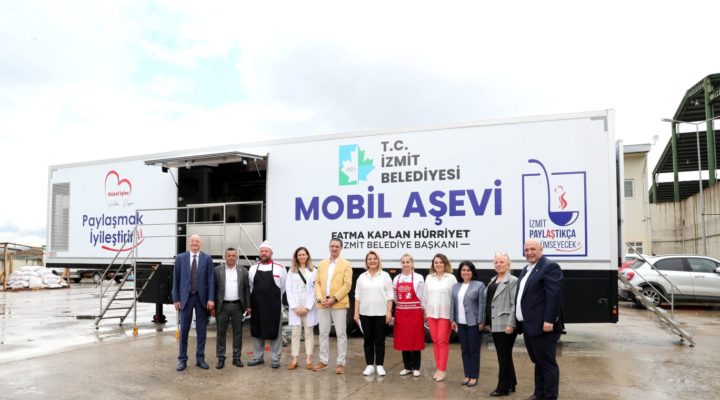 Mobil Aşevini İzmitlilere tanıttı