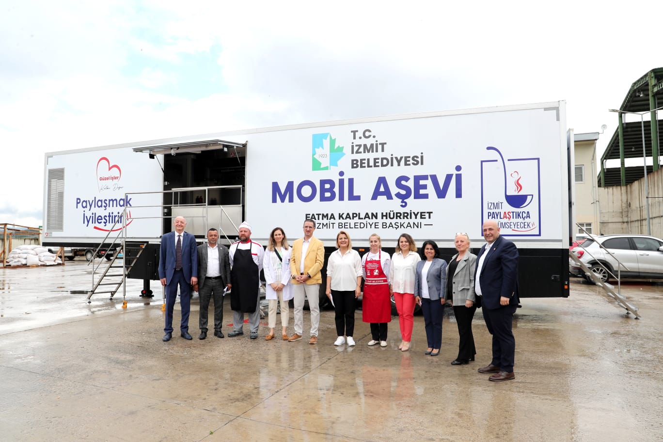 Mobil Aşevini İzmitlilere tanıttı