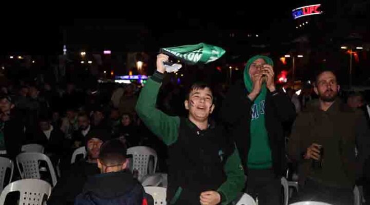 İzmit Kent Meydanı’nda yer Yeşil, gök Siyah