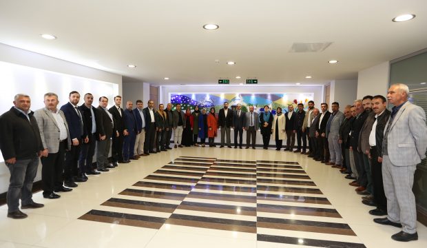 AK Parti Çayırova’dan, Çiftçi’ye Ziyaret