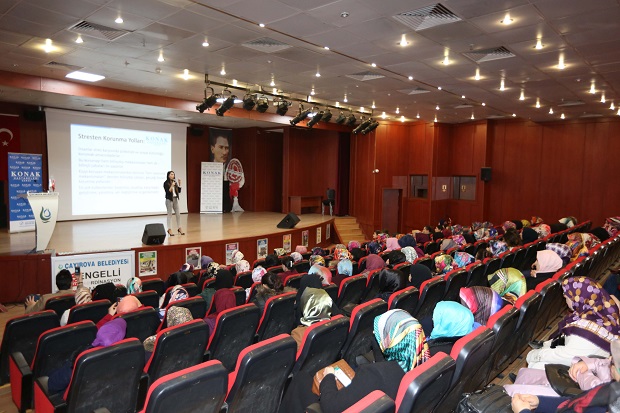 Çayırova’lı Hanımlar Stresle Baş Edebilme Yöntemlerini Konuştu