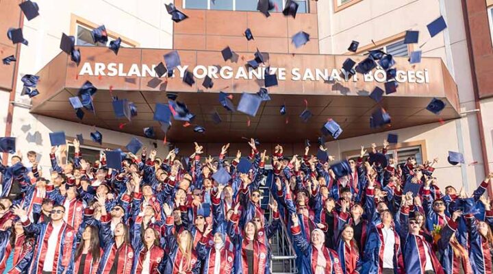KOTO Teknik Koleji’nde mezuniyet coşkusu