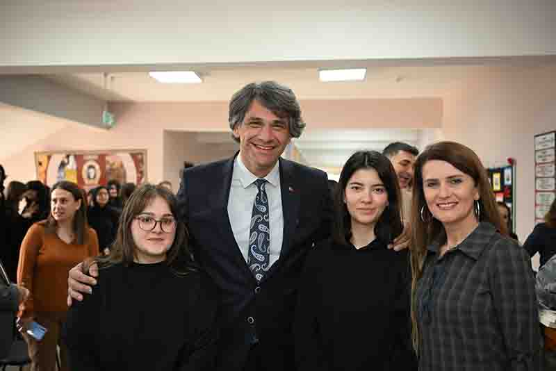 KOCAELİ GÜZEL SANATLAR LİSESİ KÜTÜPHANESİNE KAVUŞTU