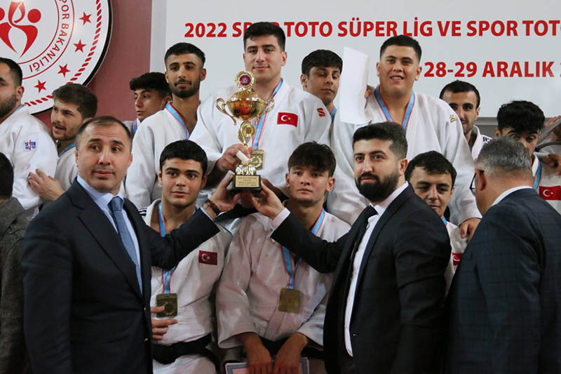 Kağıtspor, judoda süper lige yükseldi