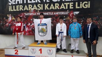 Karateciler Sakarya’dan 20 madalya ile döndü