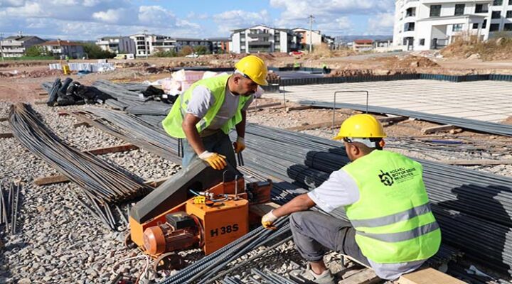Kartepe Evleri’nde durmaksızın çalışılıyor