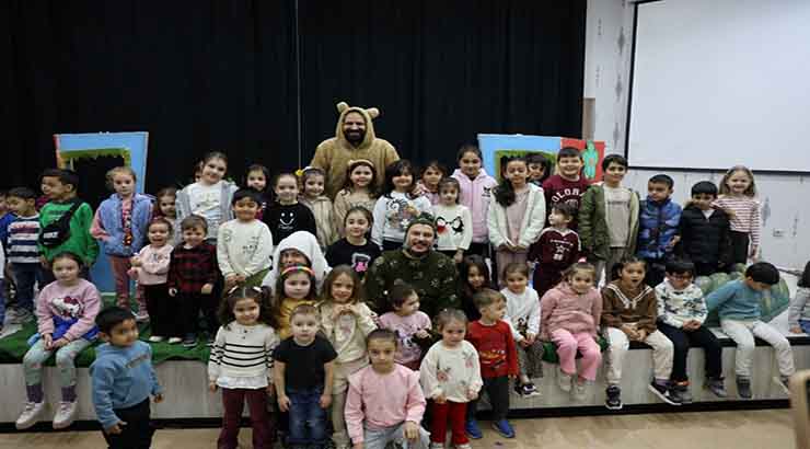 Kartepe’li Çocuklar Tiyatro ve Eğlenceyle Buluştu