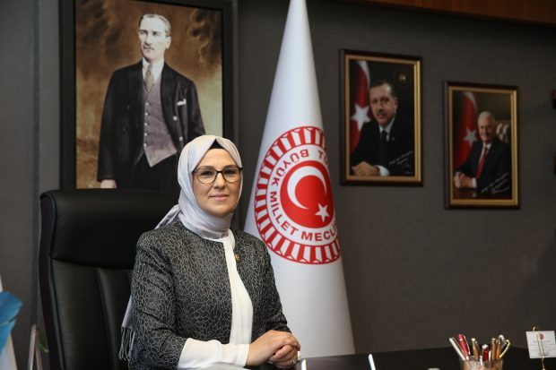 “Sevgilerin en büyüğü, en vazgeçilmezi anne sevgisi”