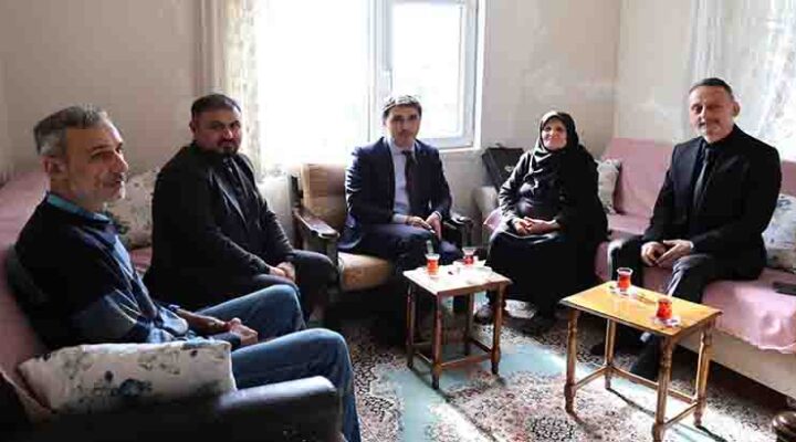 Taziye ekipleri kapı kapı geziyor;