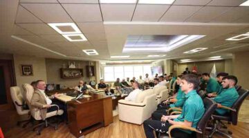 Kocaelispor’un şampiyon gençleri Büyükakın’a geldi