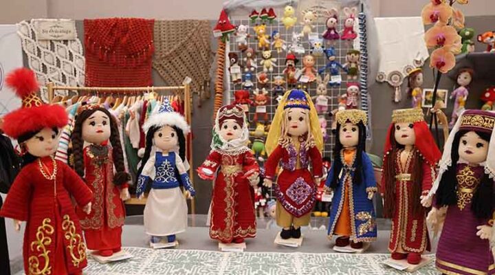 Körfez ilçe sergisinde Türk Dünyası rüzgârı esti
