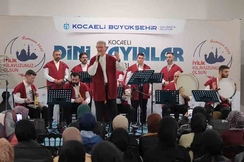 Kulakların da gönüllerin de pasını sildiler