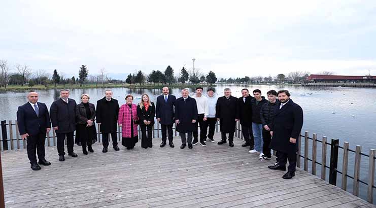 Kürşad Zorlu’dan Alev Alatlı Kütüphanesi’ne övgü