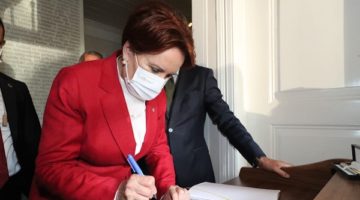 Akşener Atatürk Evi Müzesini Ziyaret Etti