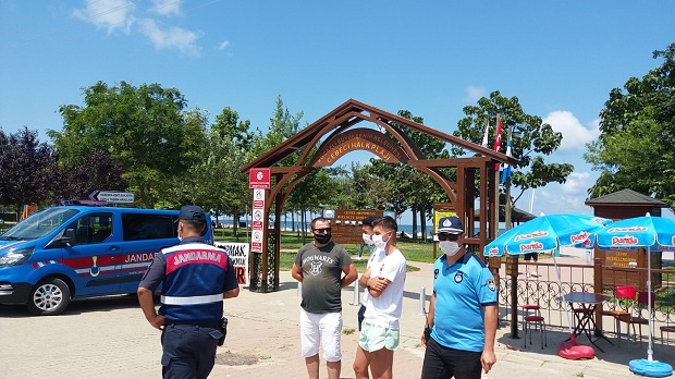 Plajda maske denetimi