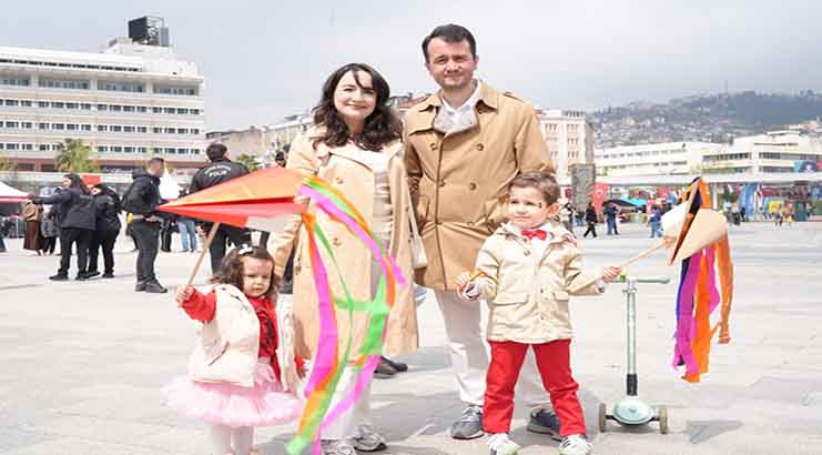 Çocuklar neşeli, anne ve babalar mutlu; Milli İrade Meydanı aileleri buluşturuyor