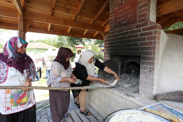 Buram buram ekmek kokan fırınlar..